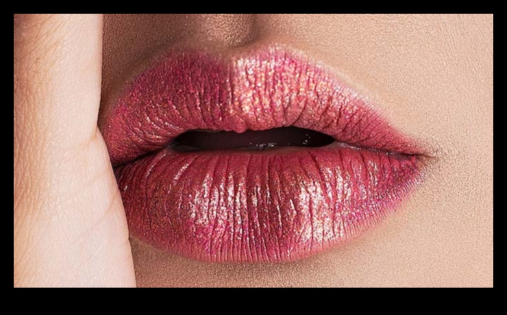 Pareiza lūpu spīduma izvēle: caurspīdīgs, tonēts vai necaurspīdīgs — kura apdare jums ir piemērota?