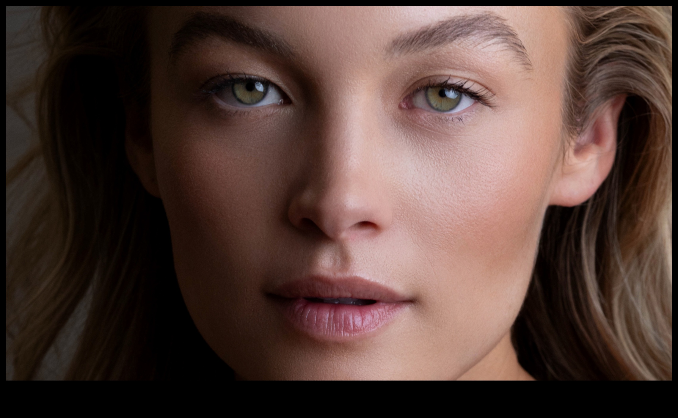 Atkailinātu lūpu valdzinājums: dabiskā lūpu grima vienkāršības izpēte