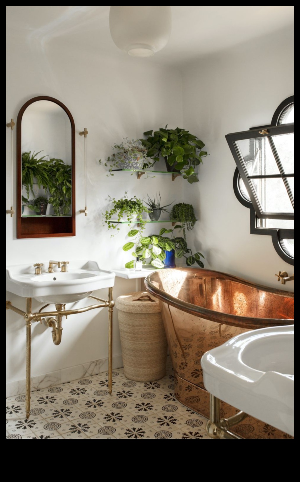 Kādas ir pilsētas lauku mājas vannas istabas dekorēšanas idejas ar senlaicīgu pieskārienu?