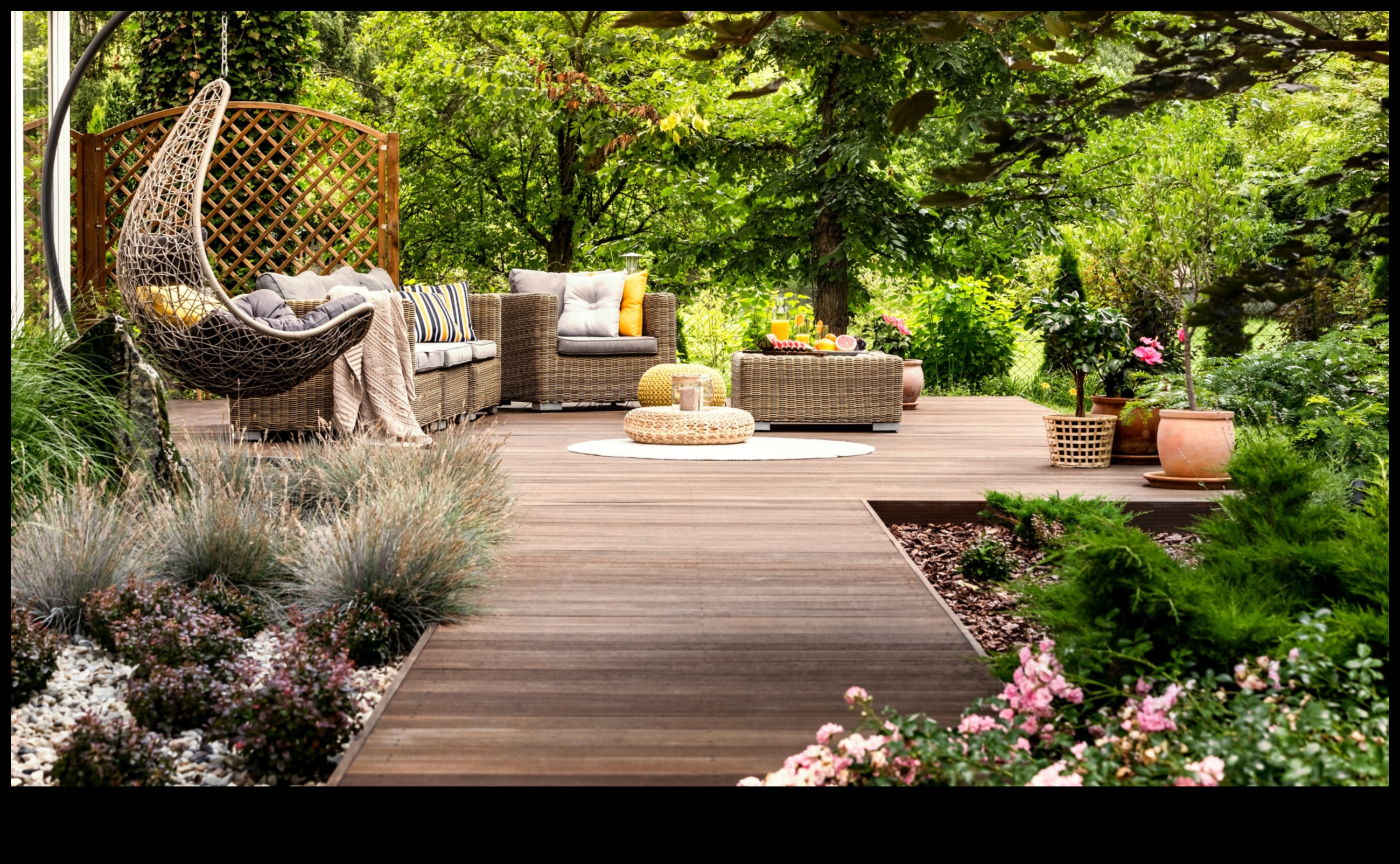 Zemniecisks šiks: ienesiet eleganci jūsu āra oāzē