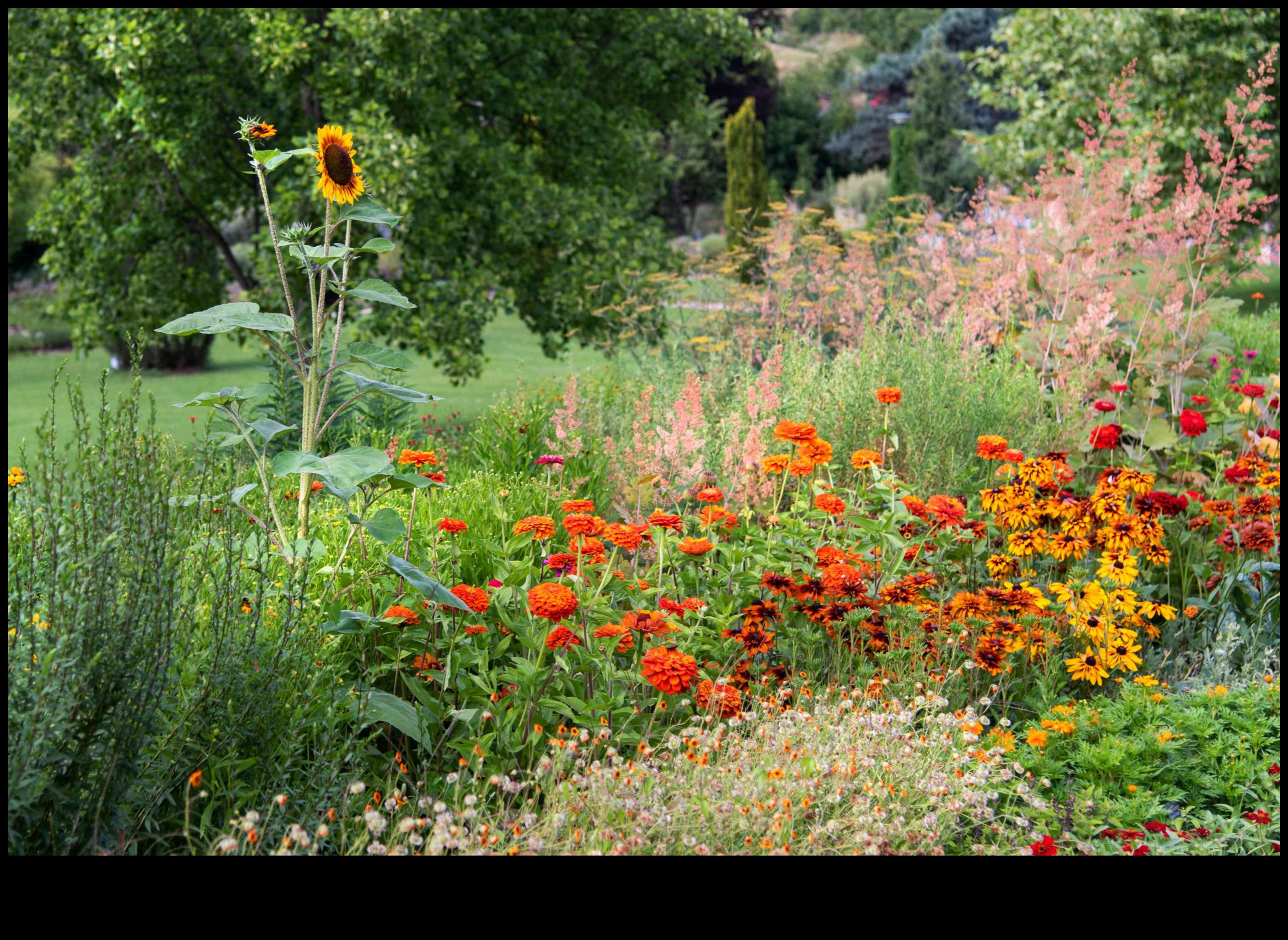 Ziediet stilā: atklājiet modernus dārza dekoru brīnumus