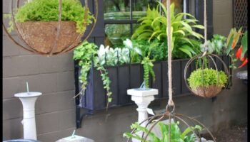 Vai varat ieteikt Boho Chic āra dārza dekoru idejas ar piekārtiem stādītājiem?