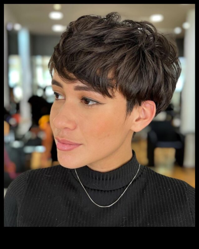 Koķets un jautrs turpinājums: īsas frizūras rotaļīgai noskaņai