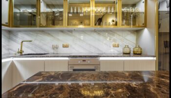 Stilīgi veidi, kā izmantot misiņu mājas iekārtojumā